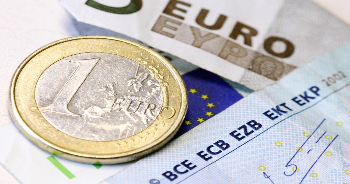 Read more about the article Euro reforça-se acima de 1,12 dólares