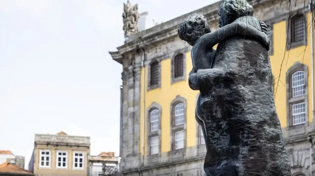 Read more about the article Rui Moreira recua: estátua de Camilo Castelo Branco permanece no mesmo local