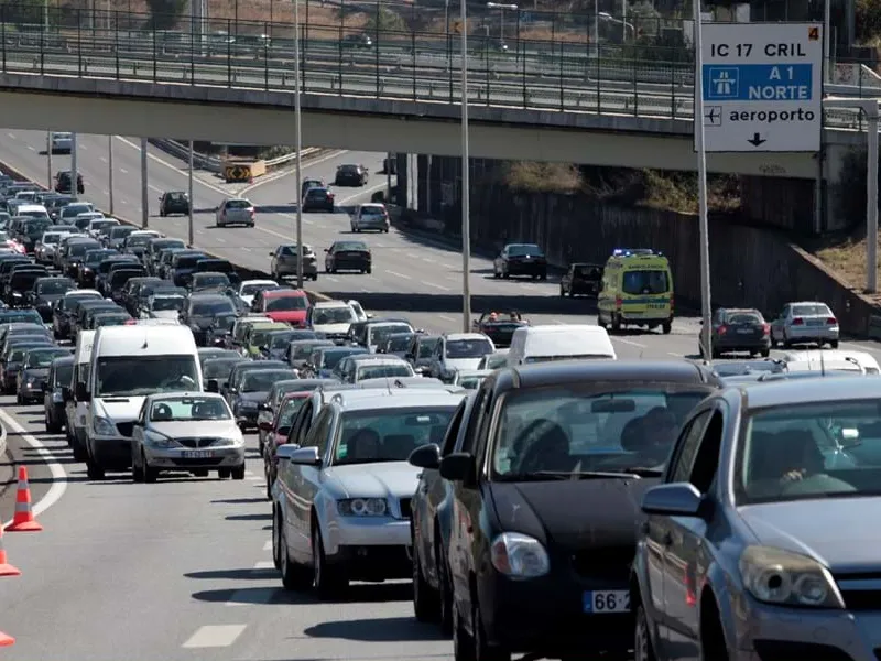 Read more about the article Associação Zero propõe incentivo de dez anos de passe gratuito para quem entregar carro antigo para abate