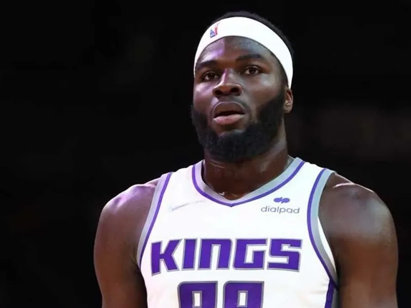 Read more about the article Neemias Queta dispensado pelos Sacramento Kings: Uma Surpresa no Basquetebol Português