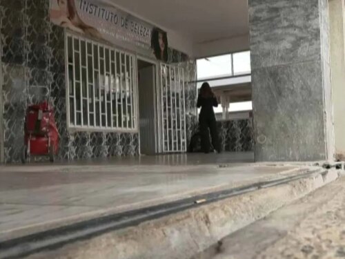 Read more about the article Mulher atacada por cão em salão de beleza próximo à estação de comboios de Queluz-Belas