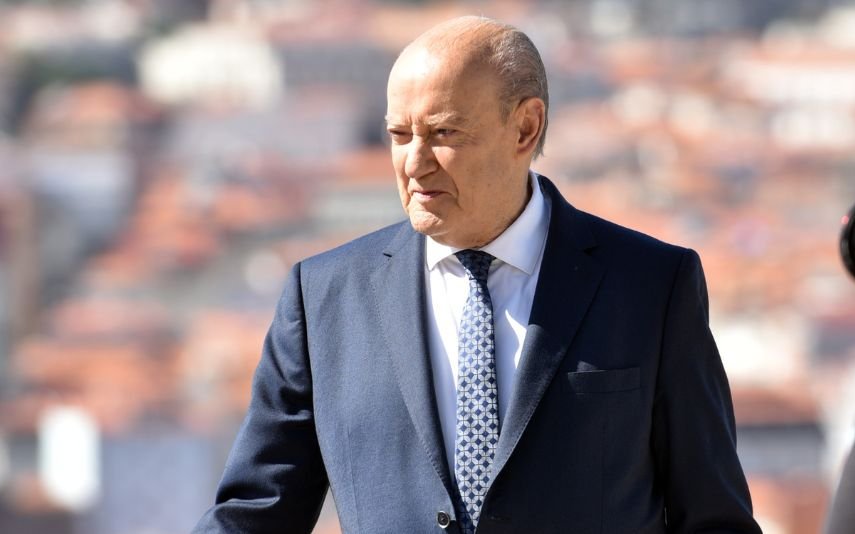 Read more about the article Filha de Pinto da Costa faz comunicado sobre a saúde do pai.