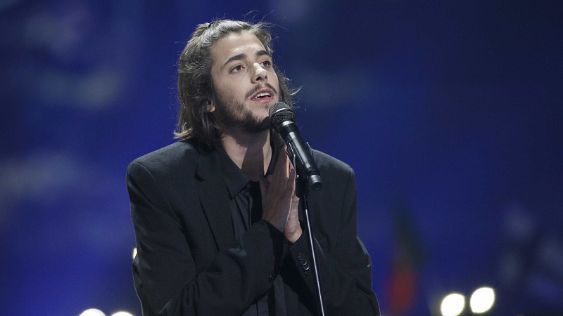 Read more about the article Salvador Sobral mostra a filha
