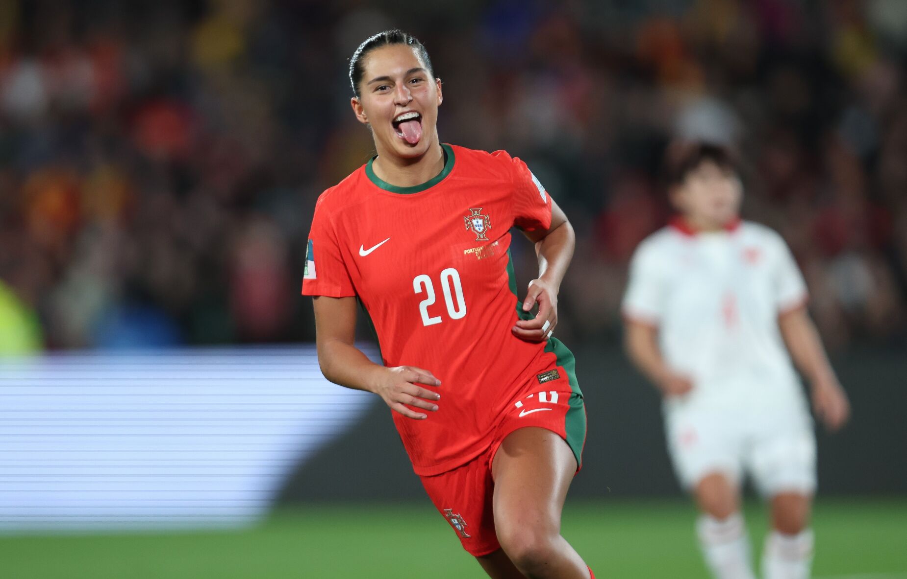 Read more about the article Ex-jogadora do Benfica deslumbra em biquíni