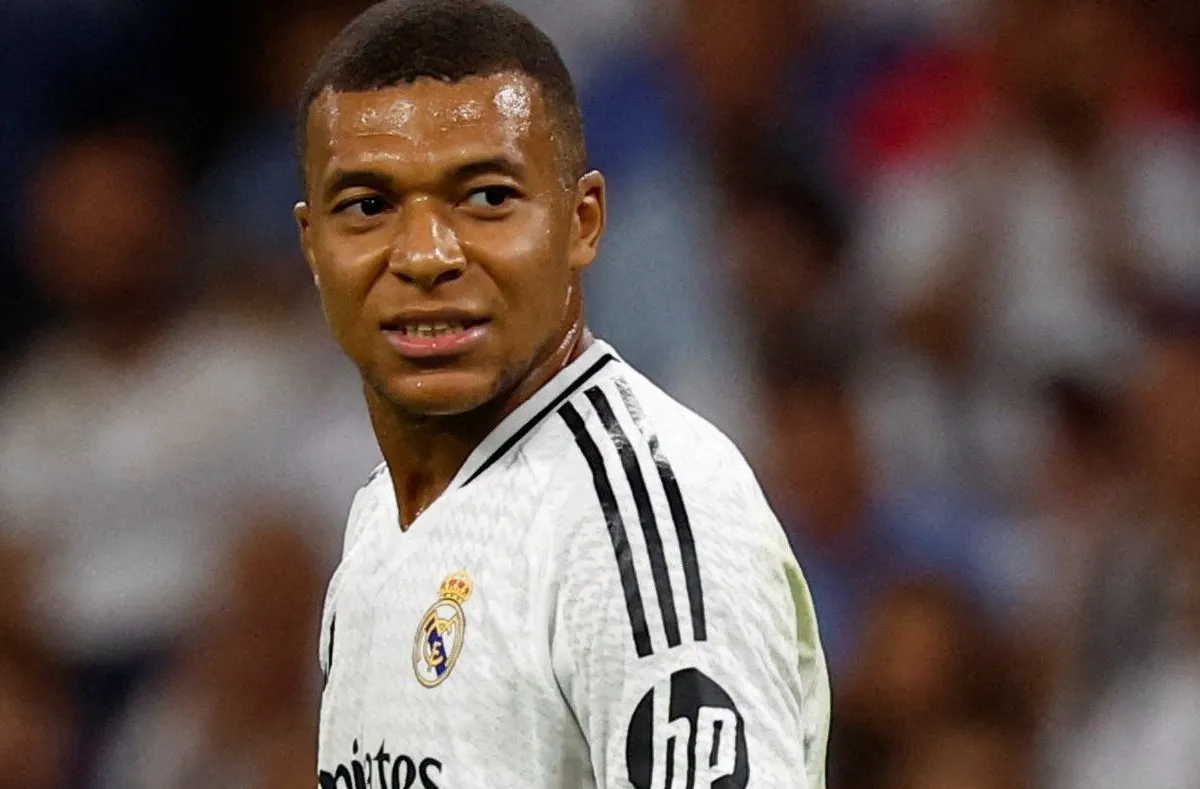 Read more about the article Mbappé hospitalizado