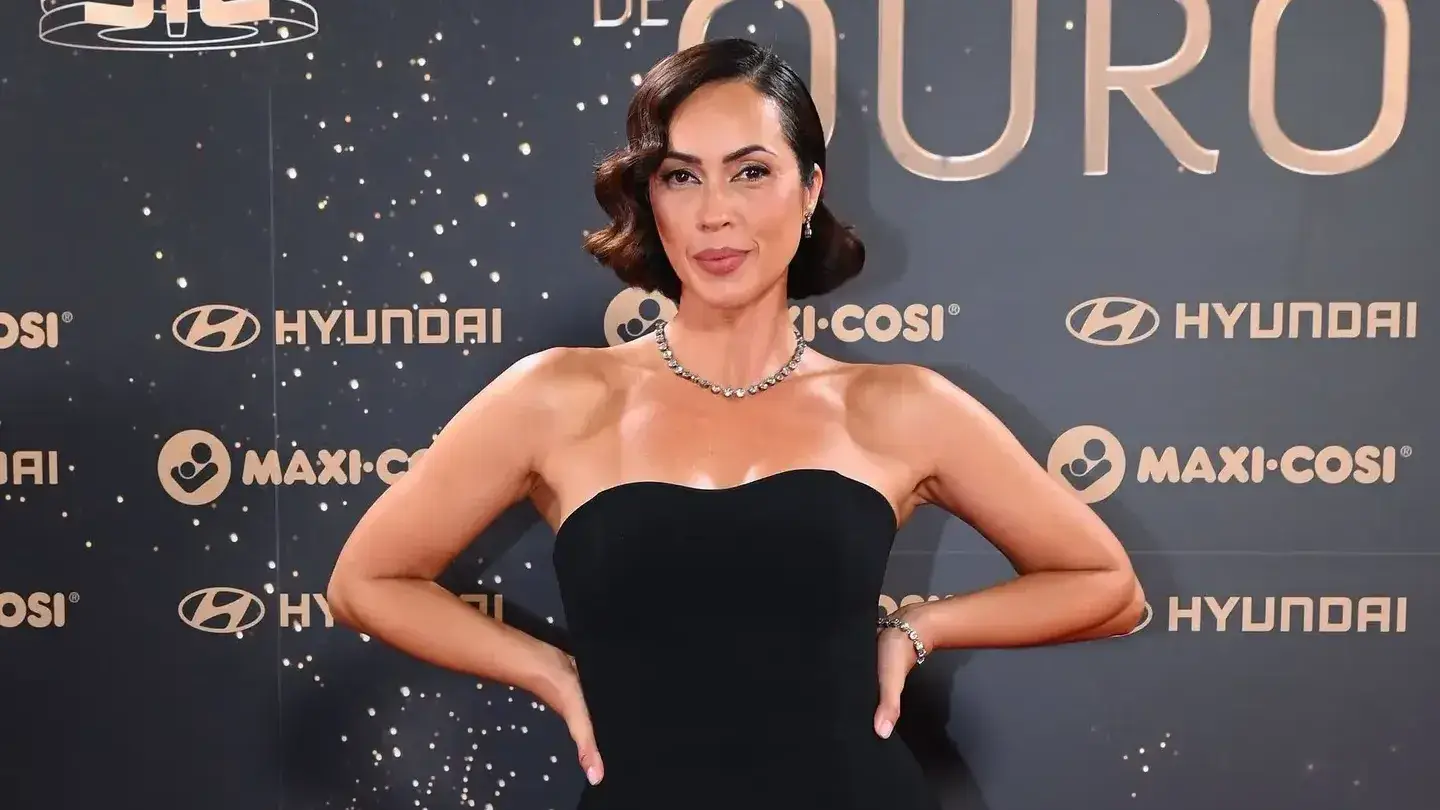 Read more about the article Débora Monteiro revela doença