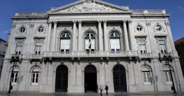 Read more about the article Adelaide Ferreira entra na política