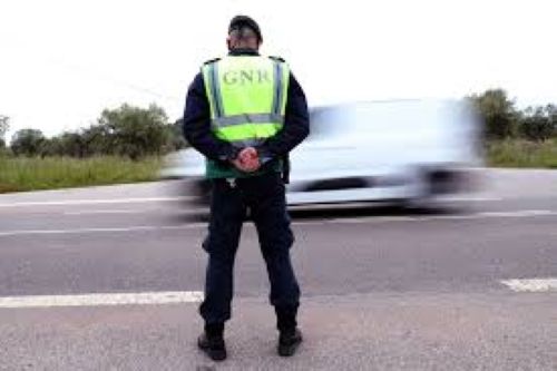 Read more about the article Jovem baleado e suspeitos em fuga