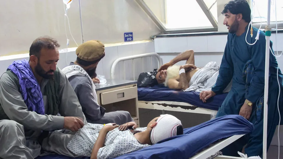 Read more about the article Sismo provoca imensos mortos