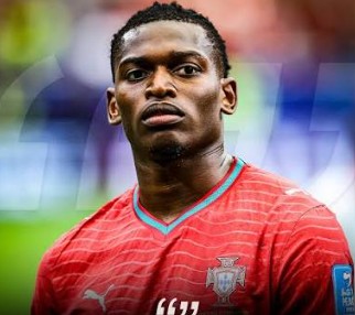 Read more about the article Rafael Leão debaixo de fogo